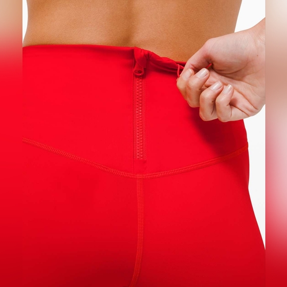 NWOT Lululemon Train to Beach HR Shorts 6 - Picture 3 of 6